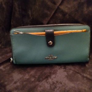 NEW  Coach Long Wallet